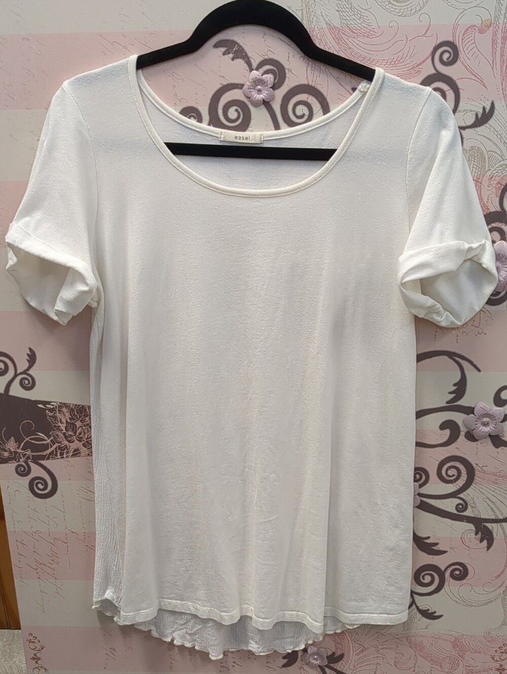 easel White Short Sleeve Scoop Neck Top